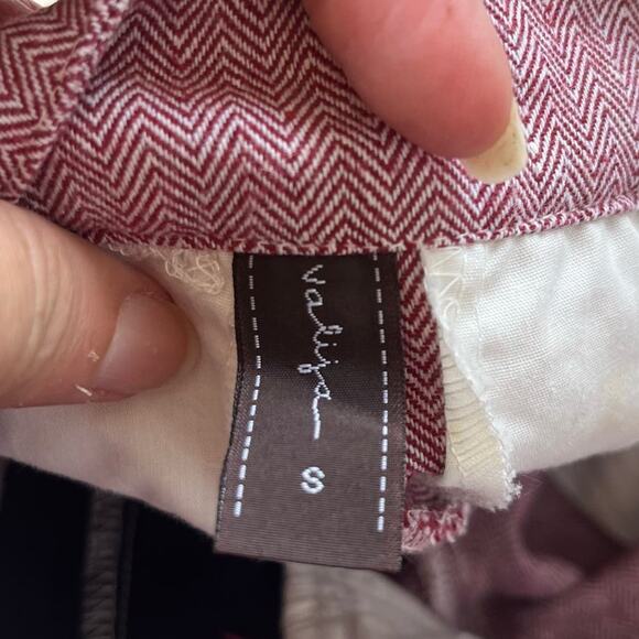 VALIJA Pleated Womens Shorts Sz Small ColorBlock Chevron High Rise 2" Red Preppy - Picture 8 of 9